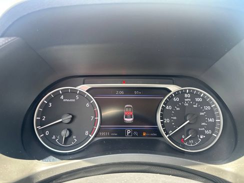 Certified 2025 Nissan Sentra SV FWD image 39