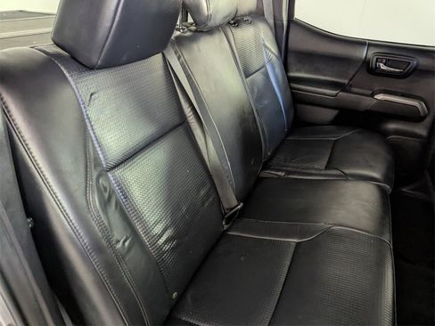 Used 2020 Toyota Tacoma Limited image 33