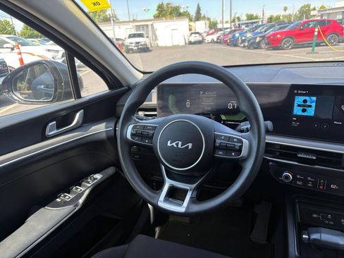 Used 2025 Kia K5 LXS FWD image 34