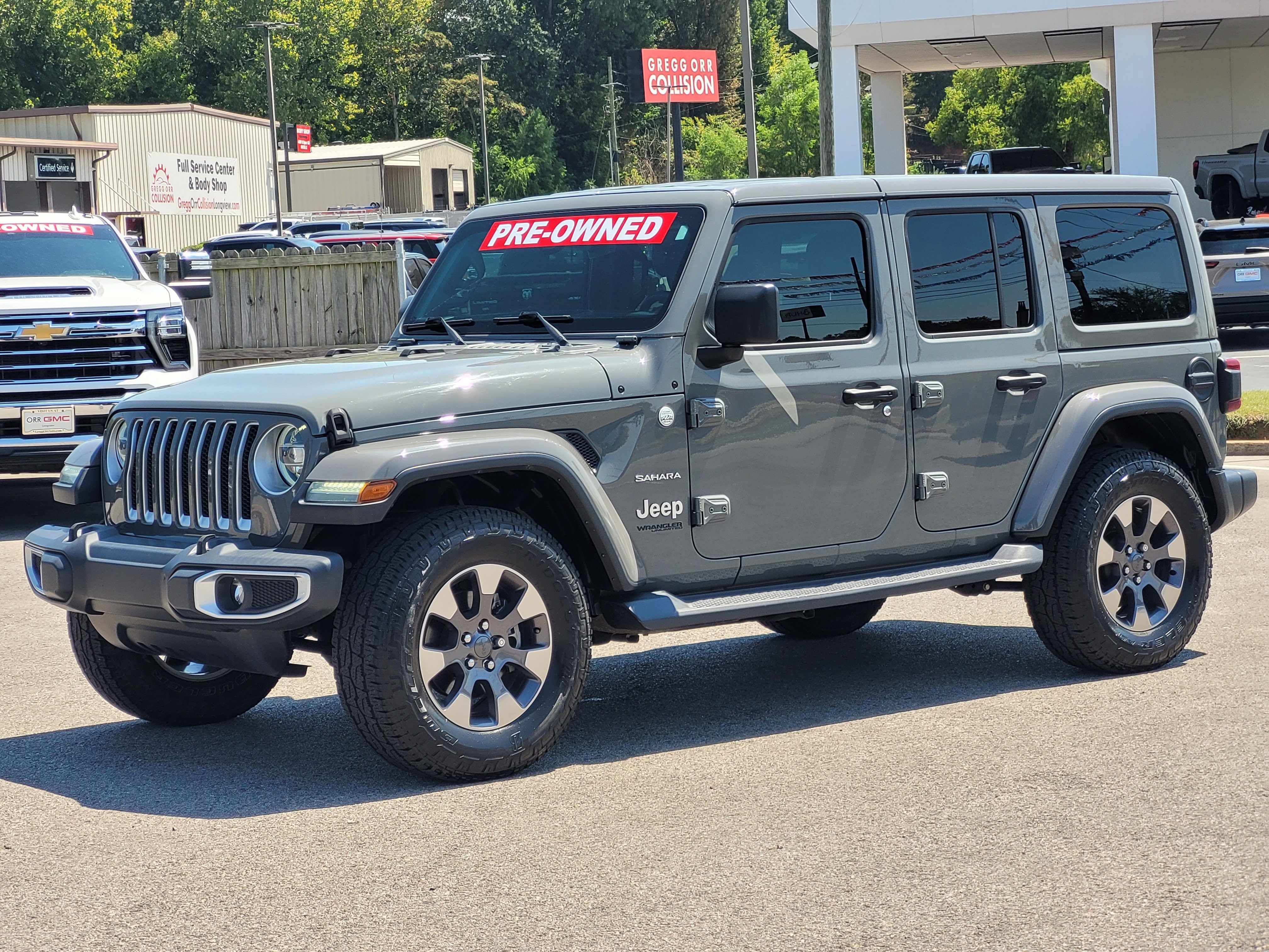 Used 2018 Jeep Wrangler Unlimited Sahara AWD/4WD image 3
