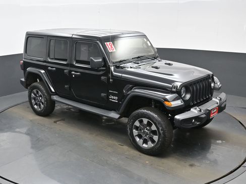 Used 2018 Jeep Wrangler Unlimited Sahara w/ Dual Top Group image 32