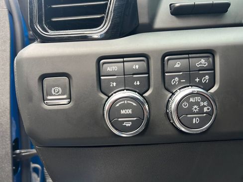 Used 2024 GMC Sierra 1500 AT4 w/ Technology Package AWD/4WD image 19