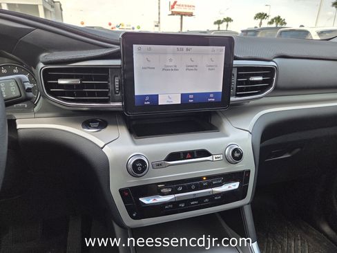 Used 2023 Ford Explorer XLT w/ Equipment Group 202A AWD/4WD image 8