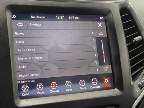 Used 2019 Jeep Cherokee Trailhawk AWD/4WD image 36