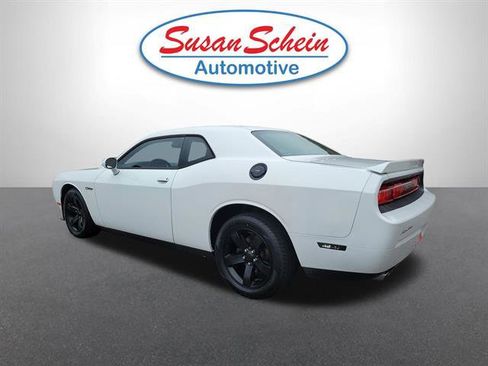 Used 2011 Dodge Challenger SE image 7