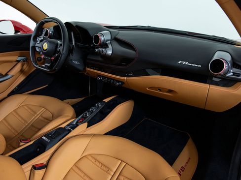 Certified 2022 Ferrari F8 Tributo RWD image 15