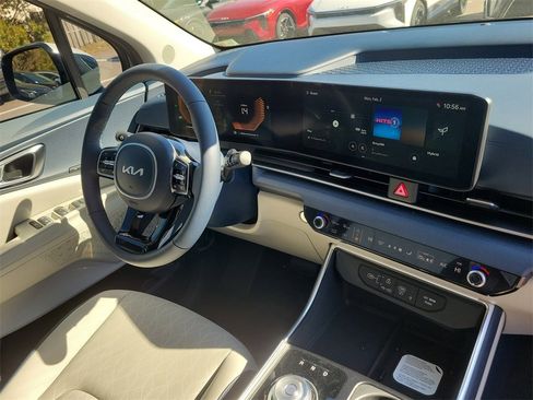 New 2026 Kia Carnival EX image 8