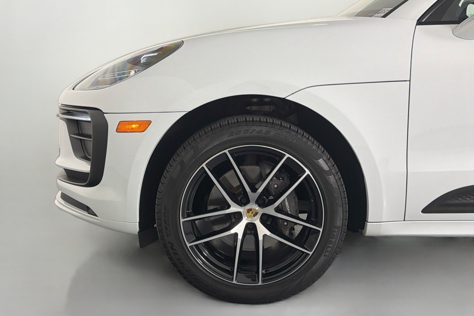 Used 2023 Porsche Macan AWD/4WD image 9