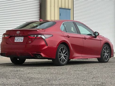 Used 2024 Toyota Camry SE image 6