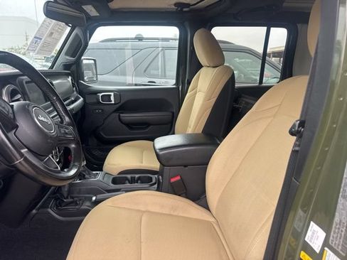 Used 2022 Jeep Gladiator Sport AWD/4WD image 8
