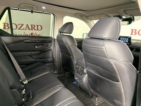 Used 2025 Honda Pilot Elite image 19