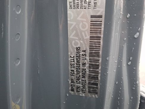 Used 2025 Jeep Wrangler Unlimited Sahara image 24