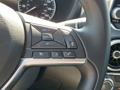 Certified 2024 Nissan Sentra SV image 24