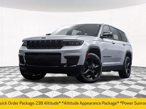 Used 2024 Jeep Grand Cherokee L Laredo image 2