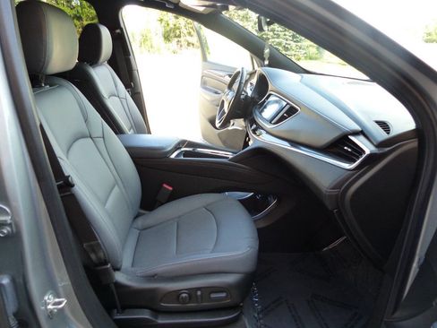 Used 2023 Buick Enclave Essence AWD/4WD image 46