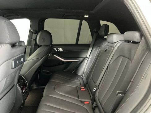 Used 2022 BMW X5 xDrive40i w/ Parking Assistance Package AWD/4WD image 26