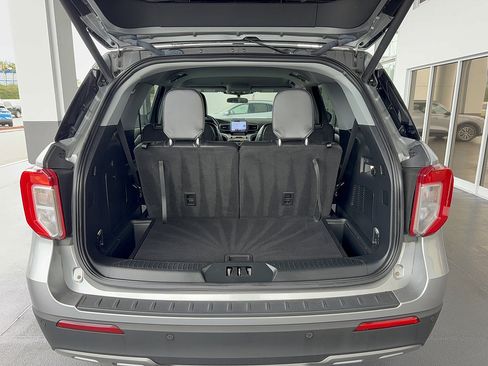 Used 2023 Ford Explorer XLT w/ Equipment Group 202A RWD image 7