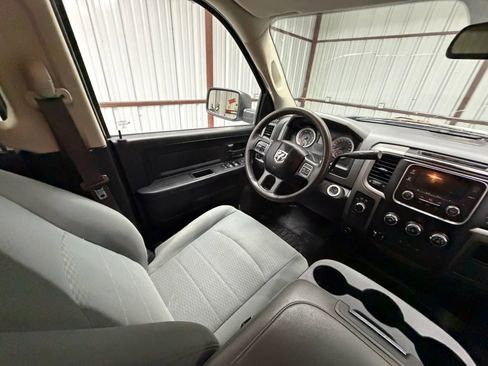Used 2018 RAM 2500 Tradesman w/ Chrome Appearance Group AWD/4WD image 22