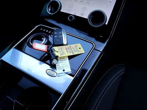 Used 2019 Land Rover Range Rover Velar image 29