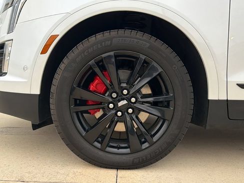Used 2024 Cadillac XT5 Premium Luxury w/ Technology Package FWD image 9