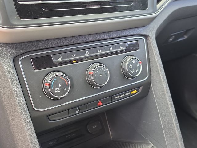 Used 2022 Volkswagen Atlas Cross Sport SE FWD image 24