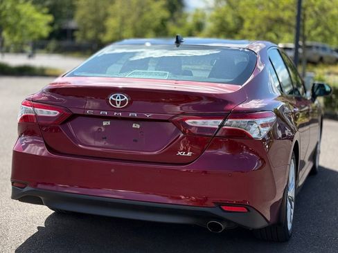 Used 2018 Toyota Camry XLE w/ Audio Package FWD image 5