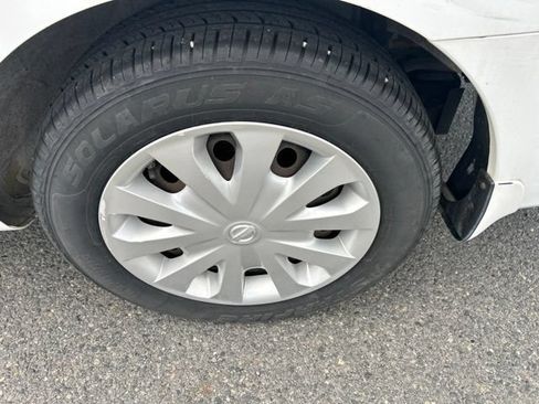 Used 2016 Nissan Versa S FWD image 20