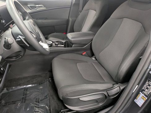Certified 2023 Kia Sportage LX image 9