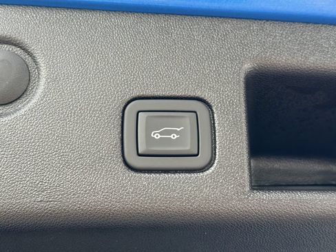 Used 2024 Chevrolet Equinox Premier w/ LPO, Cargo Package FWD image 12