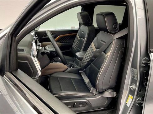 Used 2023 GMC Canyon Denali image 17