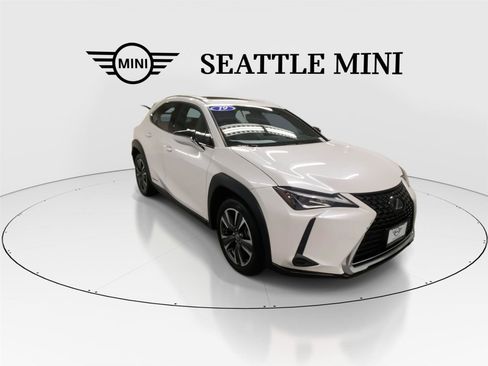 Used 2019 Lexus UX 250h w/ Premium Package AWD/4WD image 2
