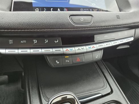 Used 2021 Cadillac XT4 Premium Luxury w/ Cold Weather Package image 13