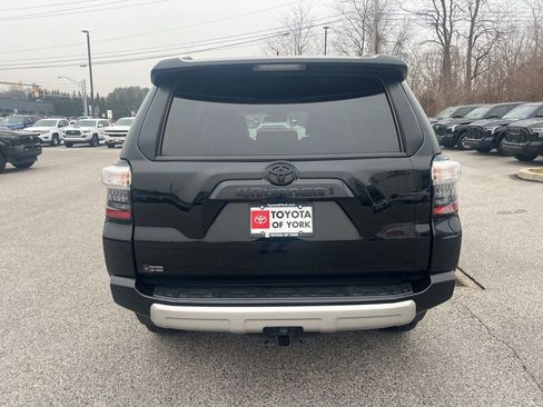 Used 2022 Toyota 4Runner TRD Off-Road Premium image 4