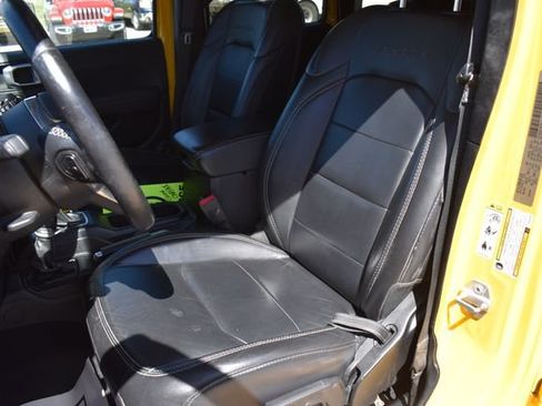 Used 2018 Jeep Wrangler Unlimited Sahara AWD/4WD image 14