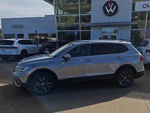 Used 2022 Volkswagen Tiguan SE image 8
