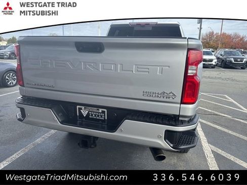 Used 2020 Chevrolet Silverado 2500 High Country w/ Technology Package AWD/4WD image 11