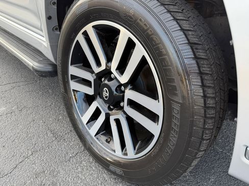 Used 2021 Toyota 4Runner Limited image 9