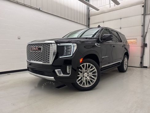 Used 2023 GMC Yukon Denali w/ Advanced Technology Package image 16