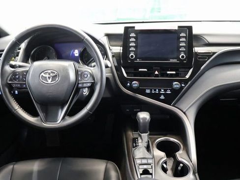 Used 2024 Toyota Camry SE image 14