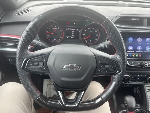 Used 2023 Chevrolet TrailBlazer RS w/ Sun and Liftgate Package image 19