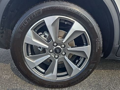 Used 2023 Ford Escape Platinum image 18