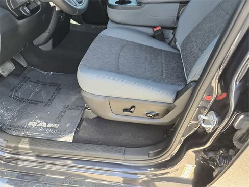 Used 2018 RAM 1500 Big Horn image 18