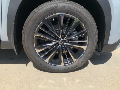 Used 2026 Toyota Grand Highlander AWD Hybrid image 13