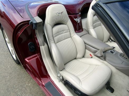 Used 2003 Chevrolet Corvette Convertible w/ Preferred Equipment Group1 RWD image 12
