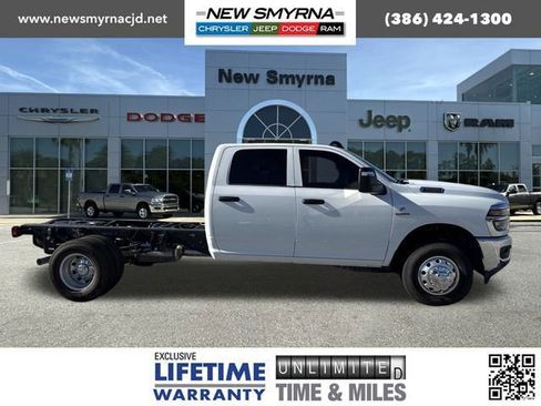 New 2026 RAM 3500 Tradesman w/ Chrome Appearance Group image 2