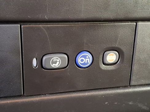 Used 2024 Chevrolet Express 2500 w/ Driver Convenience Package image 27