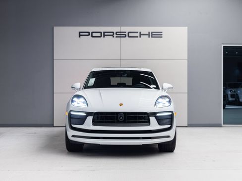 Certified 2026 Porsche Macan S AWD/4WD image 10