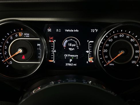 Used 2022 Jeep Wrangler Unlimited Sahara image 15