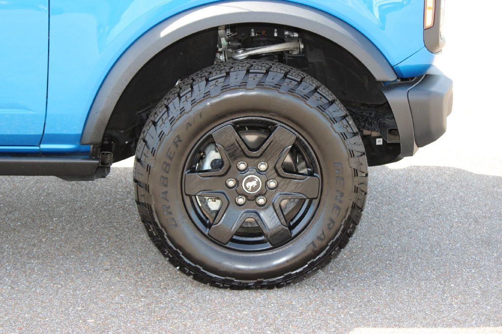 Used 2024 Ford Bronco Black Diamond AWD/4WD image 9