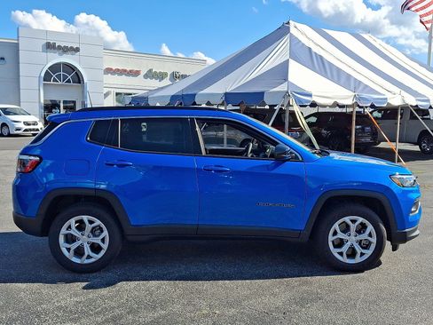 Used 2024 Jeep Compass Latitude w/ Convenience Group image 7
